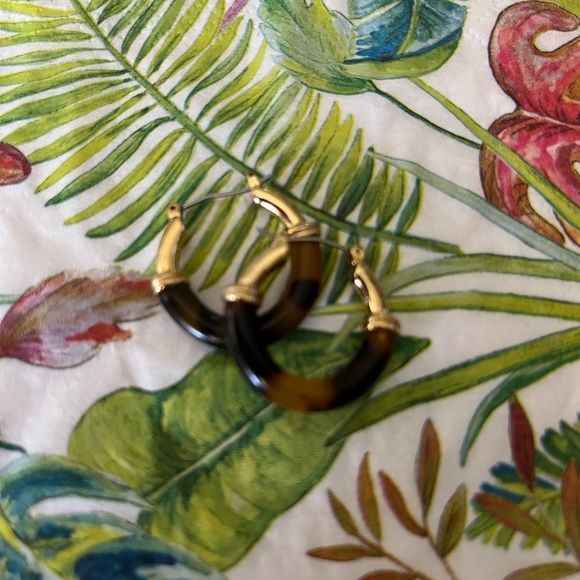 Talbots Tortoiseshell Hoop Earrings - Picture 4 of 4